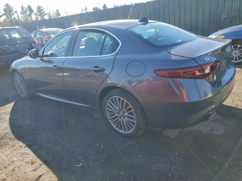 Alfa Romeo Giulia Ti Q4 * Възможност за Лизинг* , снимка 2 - Автомобили и джипове - 53034280