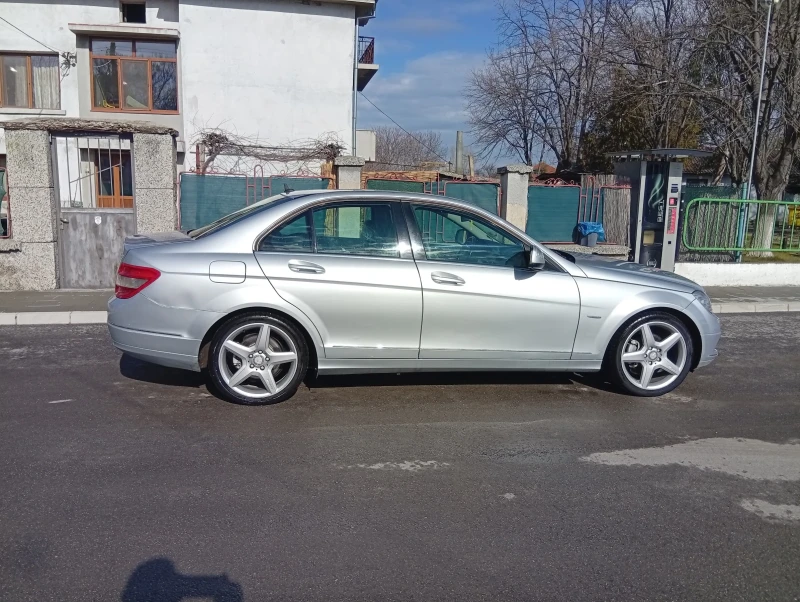 Mercedes-Benz C 220, снимка 2 - Автомобили и джипове - 53401310
