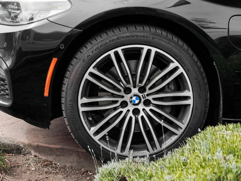 BMW 530E * Harmon&Kardon* * HeadUp* AвтоКредит* (ЦЕНА ДО БГ, снимка 6 - Автомобили и джипове - 53434496