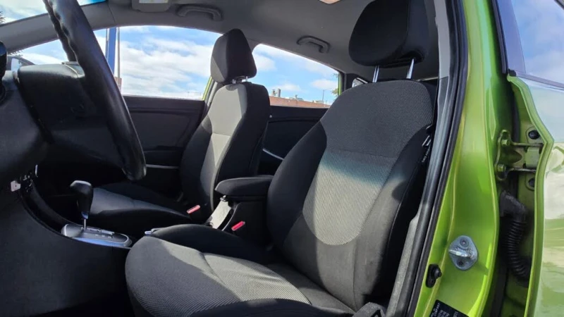 Hyundai Accent * GL 4-Door Hatchback* АвтоКредит (ЦЕНА ДО БГ), снимка 9 - Автомобили и джипове - 53597175