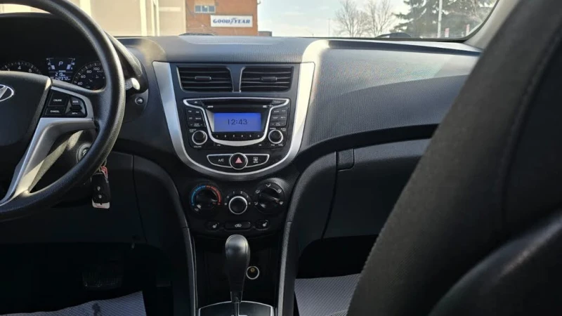 Hyundai Accent * GL 4-Door Hatchback* АвтоКредит (ЦЕНА ДО БГ), снимка 7 - Автомобили и джипове - 53597175