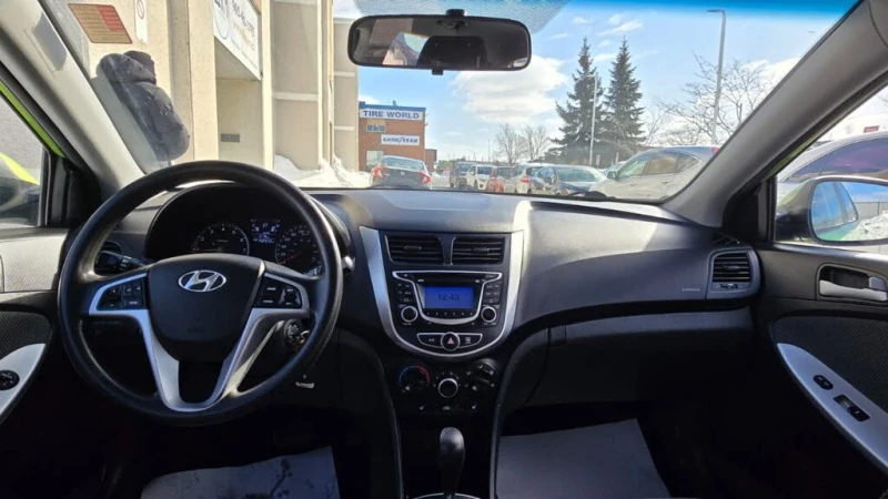 Hyundai Accent * GL 4-Door Hatchback* АвтоКредит (ЦЕНА ДО БГ), снимка 6 - Автомобили и джипове - 53597175