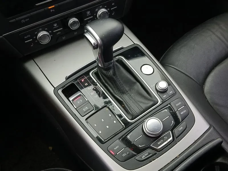 Audi A6 2.0 TDI, снимка 9 - Автомобили и джипове - 55048122