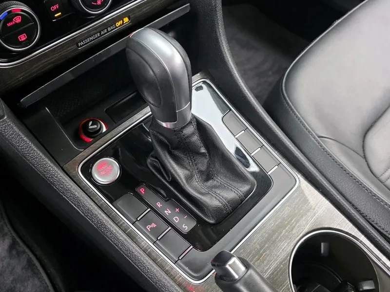 VW Passat 2.0 TSI , снимка 9 - Автомобили и джипове - 55720451