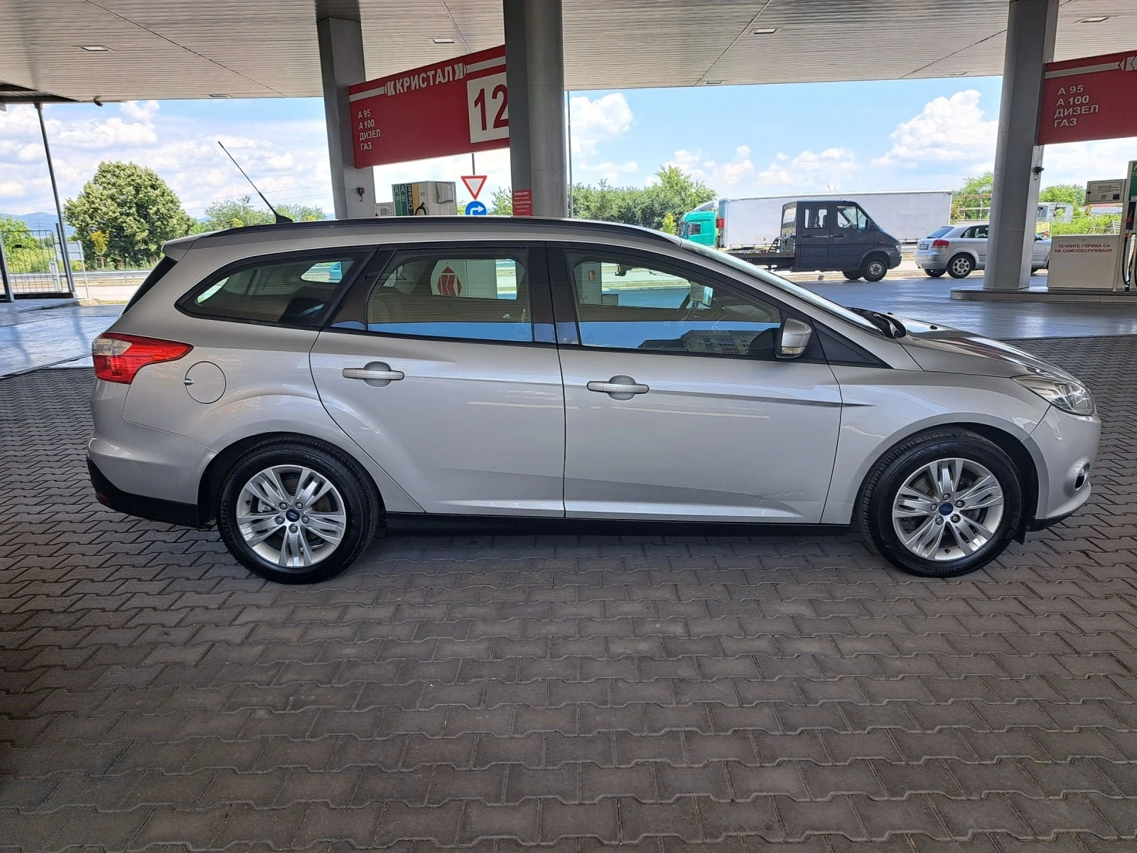 Ford Focus 1.6i 16v GPL ITALIA - изображение 8