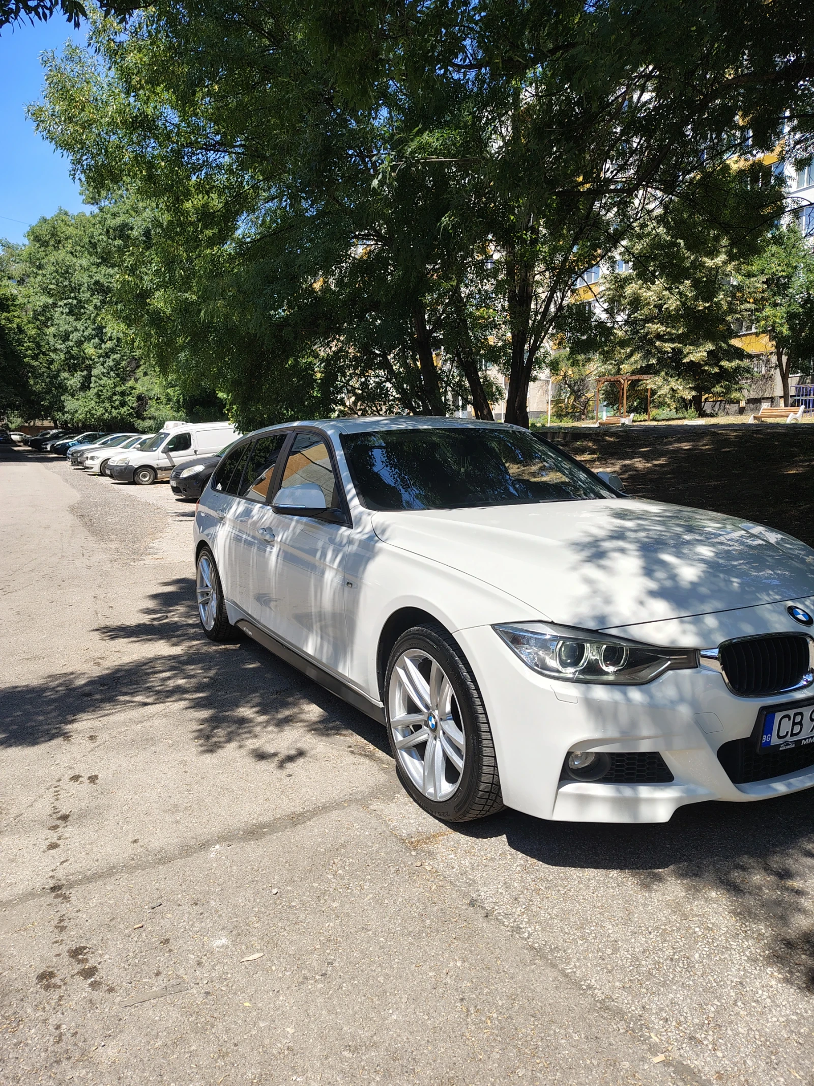 BMW 320 320xd, снимка 13 - Автомобили и джипове - 47160534