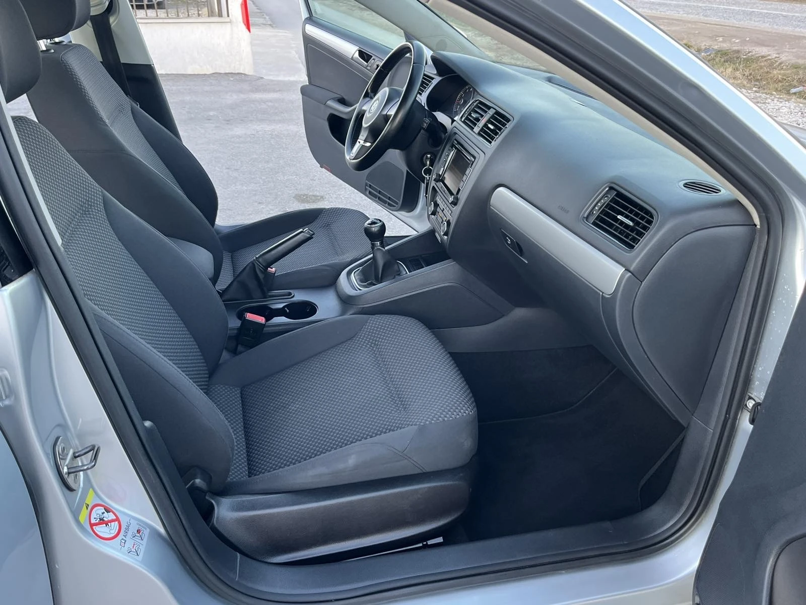 VW Jetta 1.2 TURBO 105 4  EURO 5A   | Mobile.bg   11