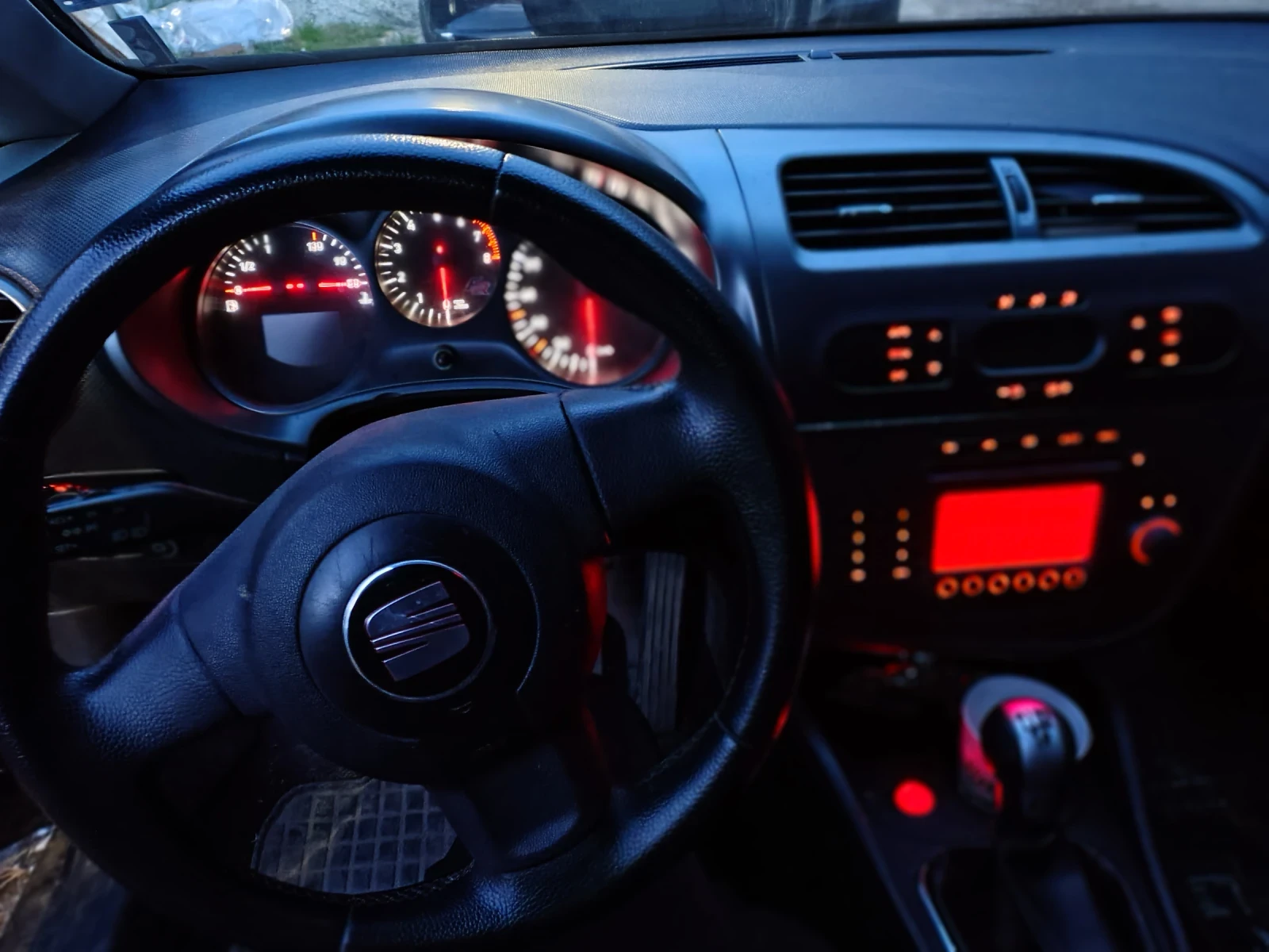 Seat Leon 1, 6i. 102k.c Газ бензин бартер - изображение 7