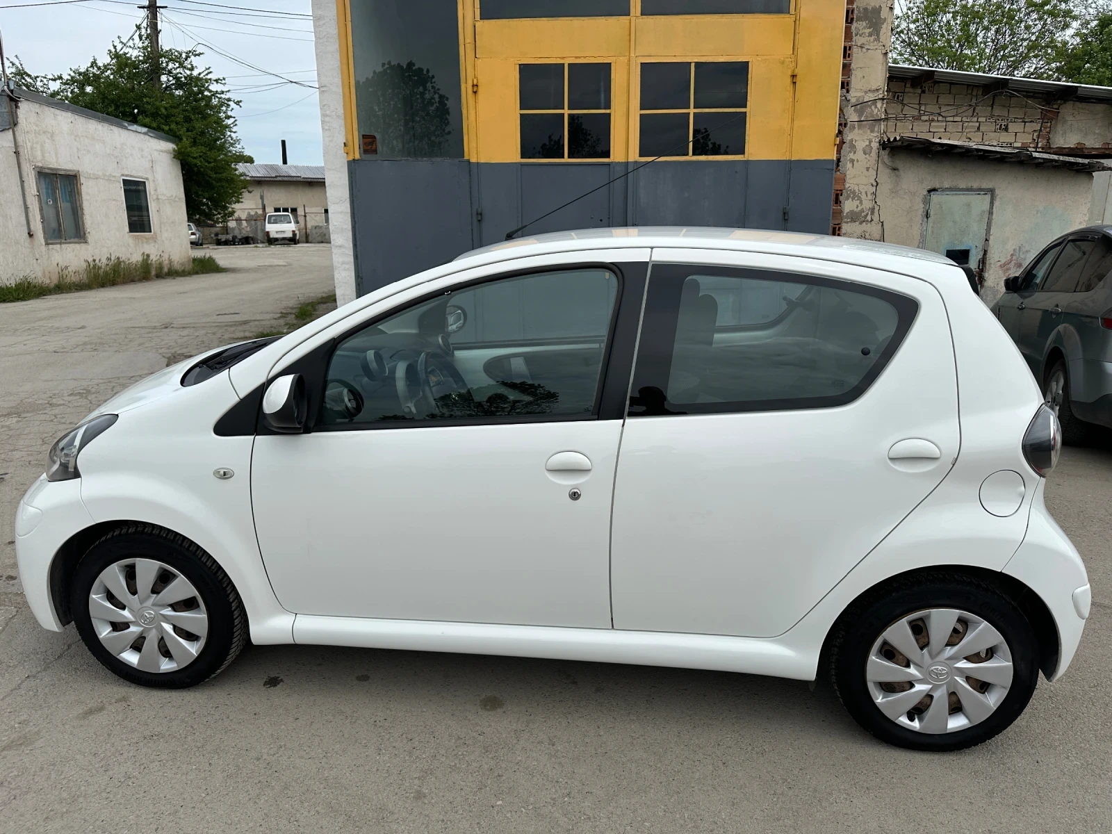 Toyota Aygo Автоматик - изображение 2