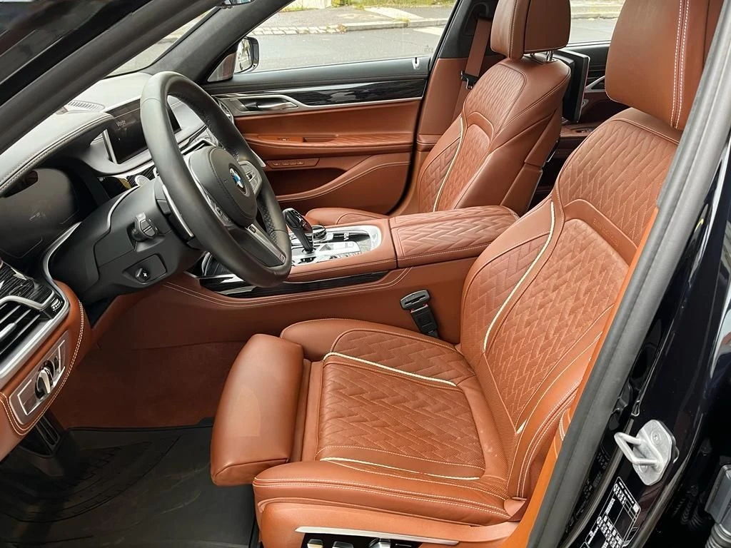 BMW 760 M xDrive - изображение 6