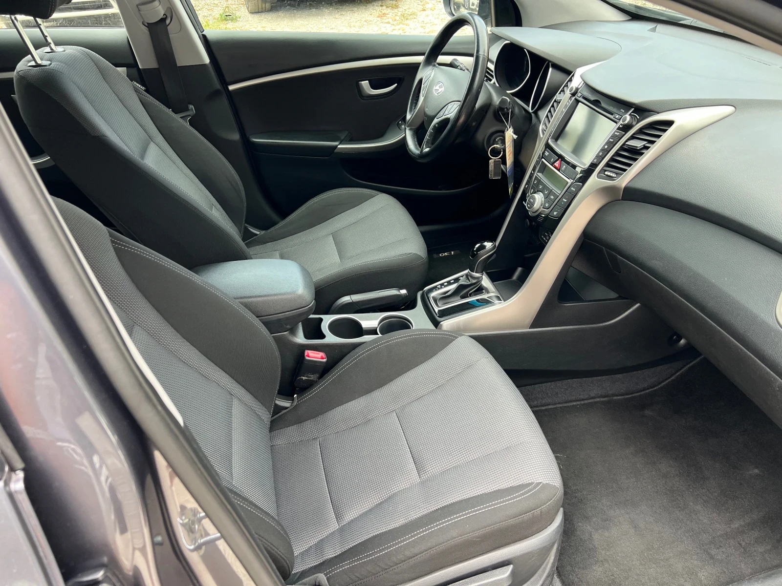 Hyundai I30 1.6CRDi, ШВЕЙЦАРИЯ - изображение 10