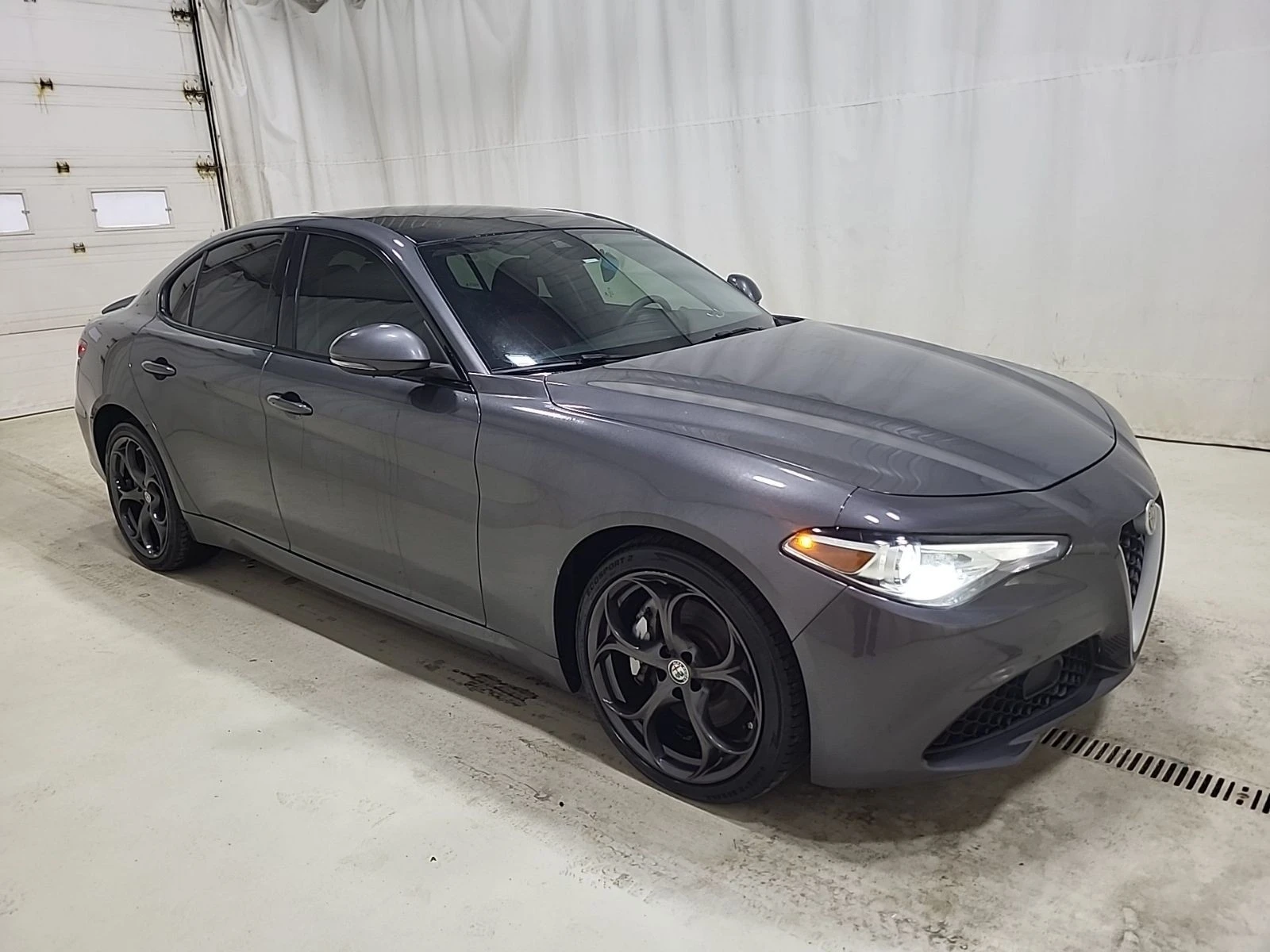 Alfa Romeo Giulia awd CARFAX    | Mobile.bg   1
