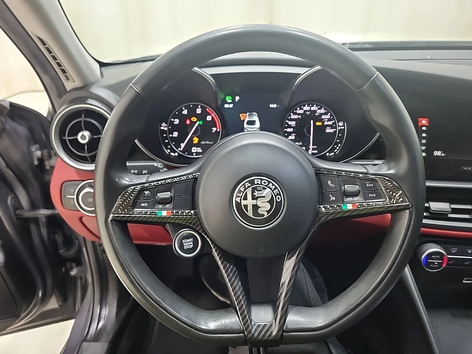 Alfa Romeo Giulia awd CARFAX    | Mobile.bg   12