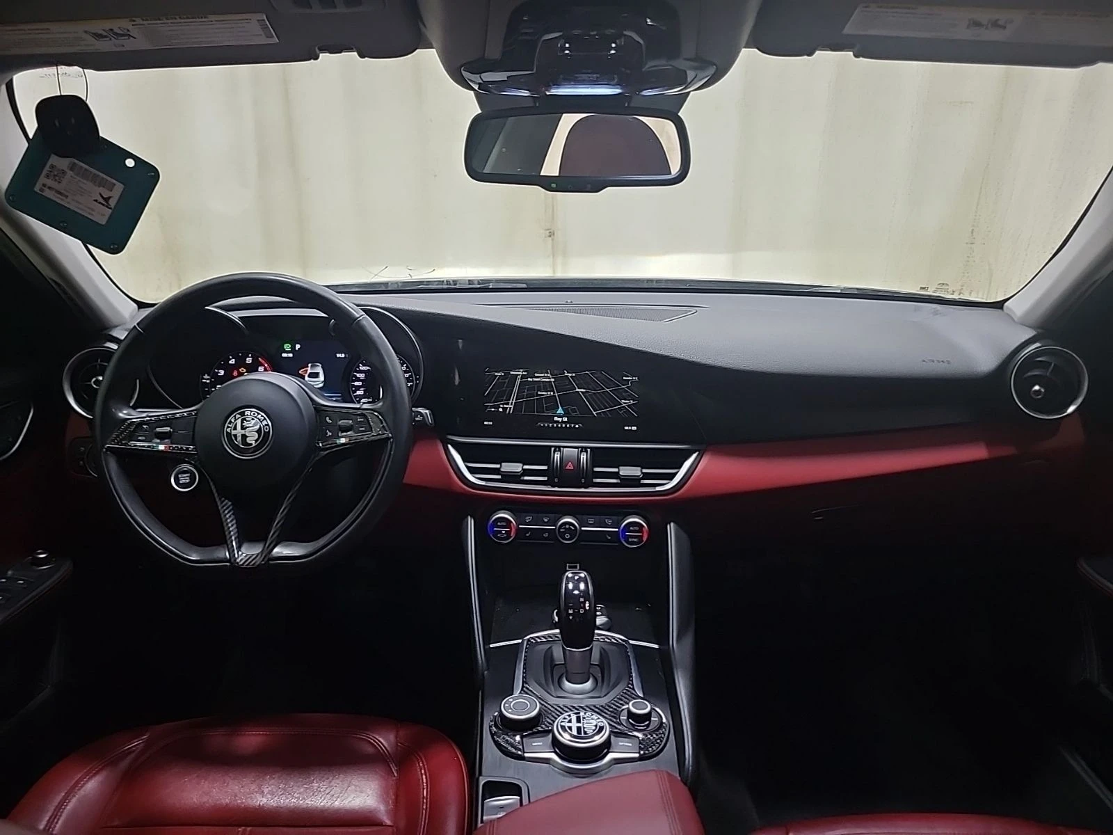 Alfa Romeo Giulia awd CARFAX    | Mobile.bg   17
