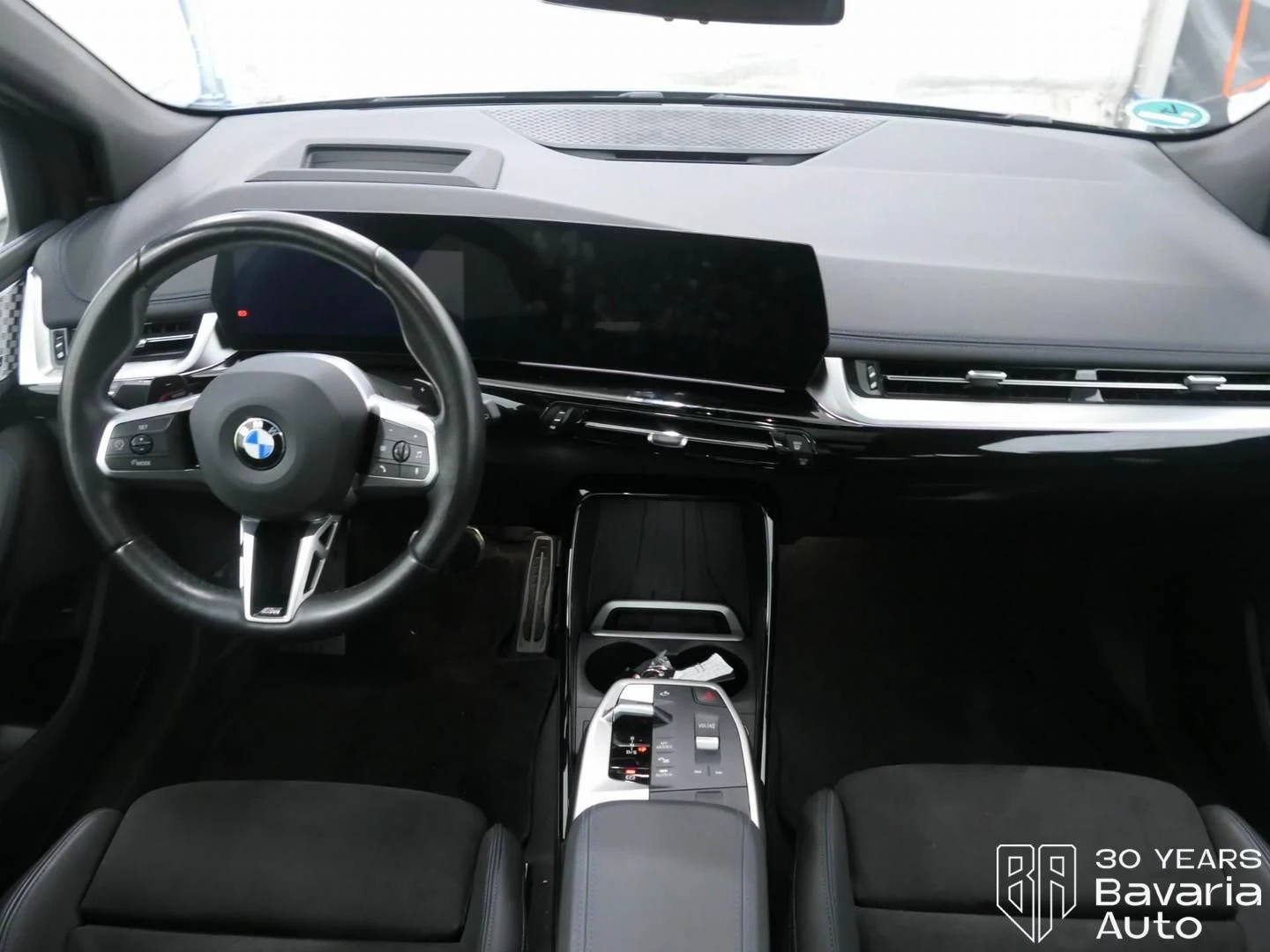 BMW 220 i Active Tourer M Sport Paket Steptronic - изображение 6