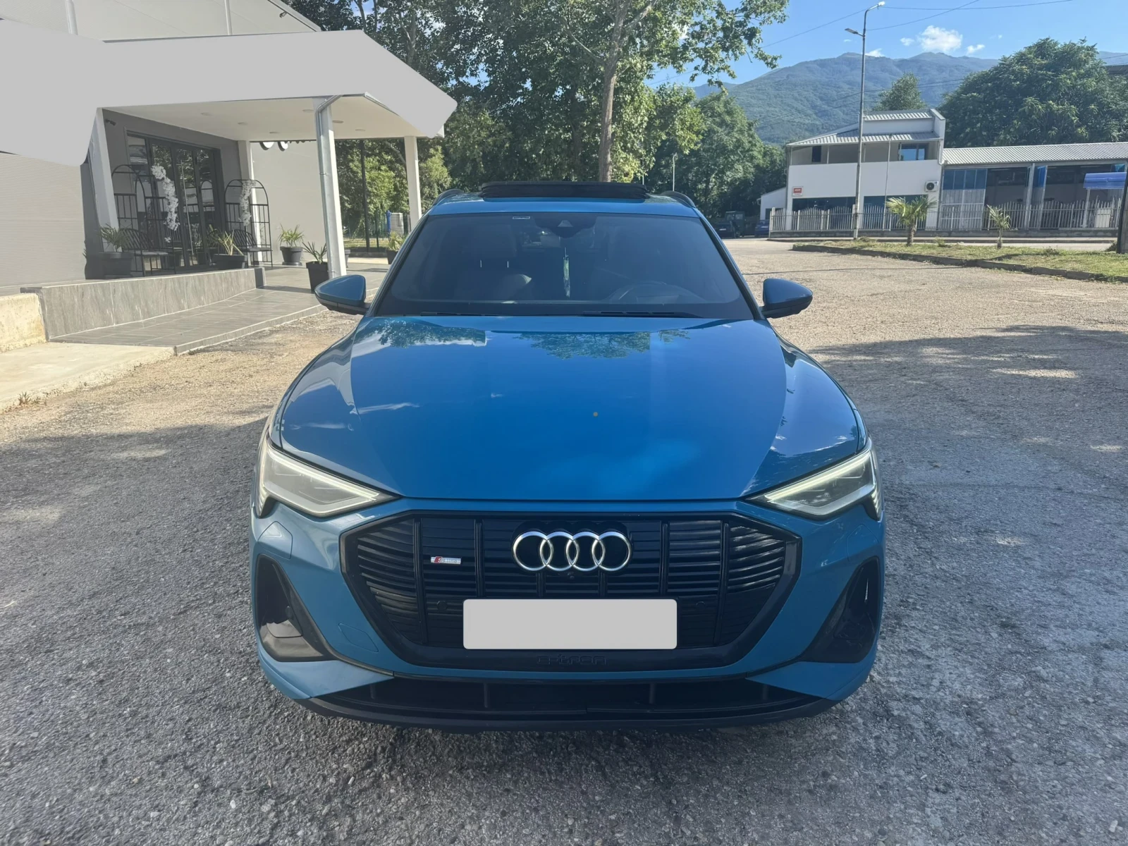 Audi E-Tron 95kWh* B&O* 360* DIS* Sportback S-Line 100% SOH, снимка 8 - Автомобили и джипове - 55286965