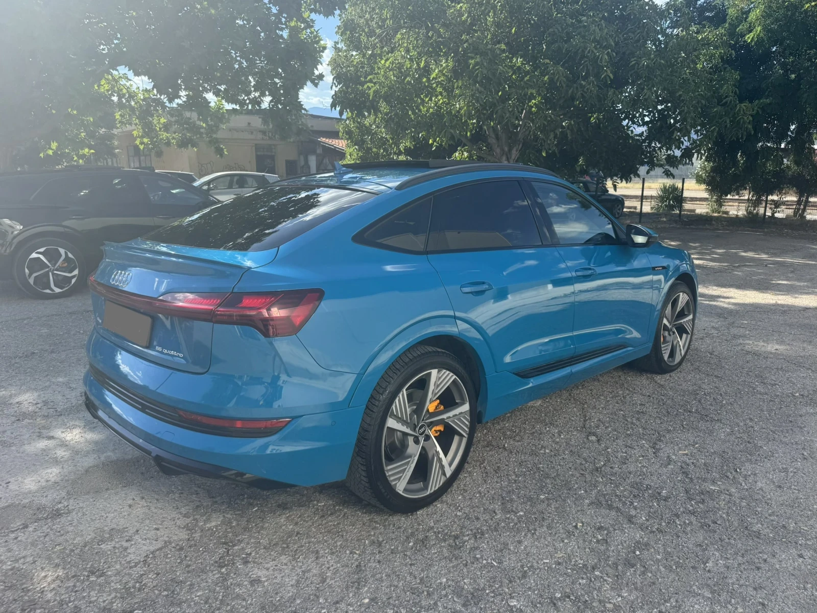 Audi E-Tron 95kWh* B&O* 360* DIS* Sportback S-Line 100% SOH, снимка 3 - Автомобили и джипове - 55286965