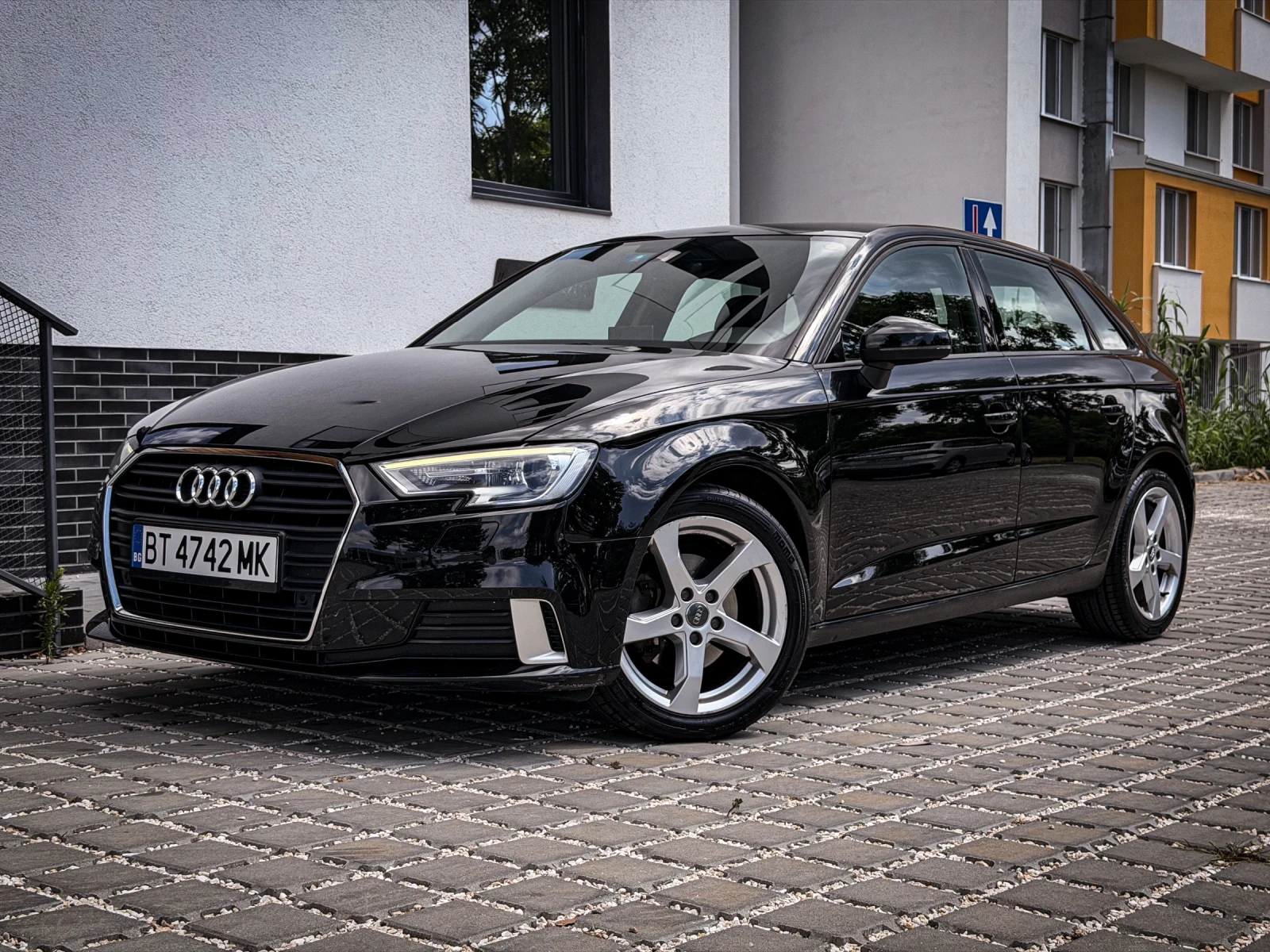 Audi A3 1.6TDI/110HP/Sportback/DSP/LED/PDC/NAVI/RECARO, снимка 8 - Автомобили и джипове - 55391559