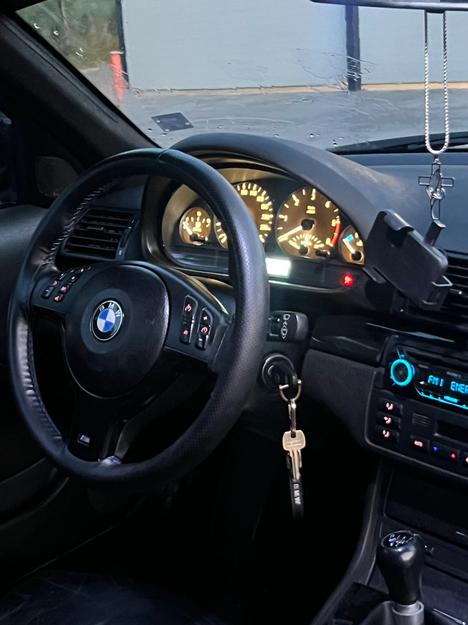 BMW 320, снимка 7 - Автомобили и джипове - 55406503