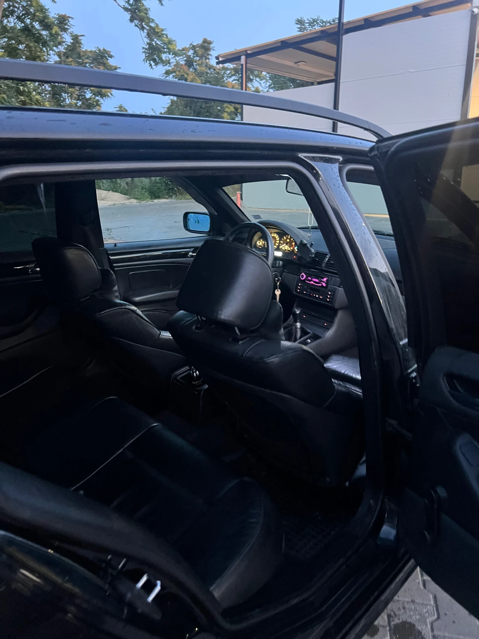 BMW 320, снимка 13 - Автомобили и джипове - 55406503