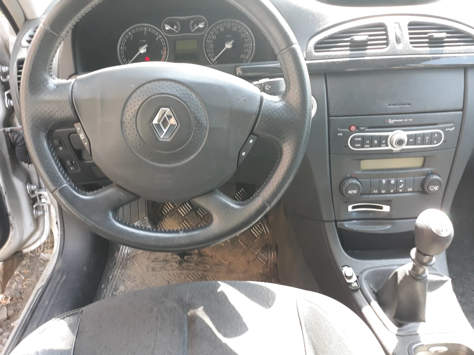 Renault Laguna, снимка 11 - Автомобили и джипове - 55770254