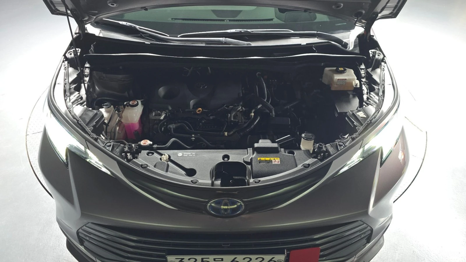 Toyota Sienna HYBRID* ПОДГРЕВ* ОБДУХВАНЕ* 360, снимка 5 - Автомобили и джипове - 56128233