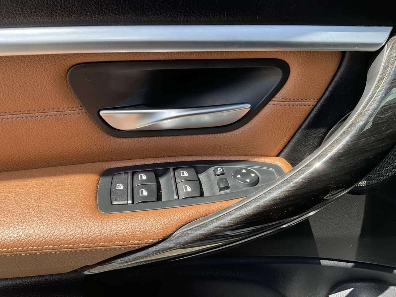 BMW 340 i xDrive Sedan LEATHER! NAV! BACK UP CAM, снимка 13 - Автомобили и джипове - 56325135