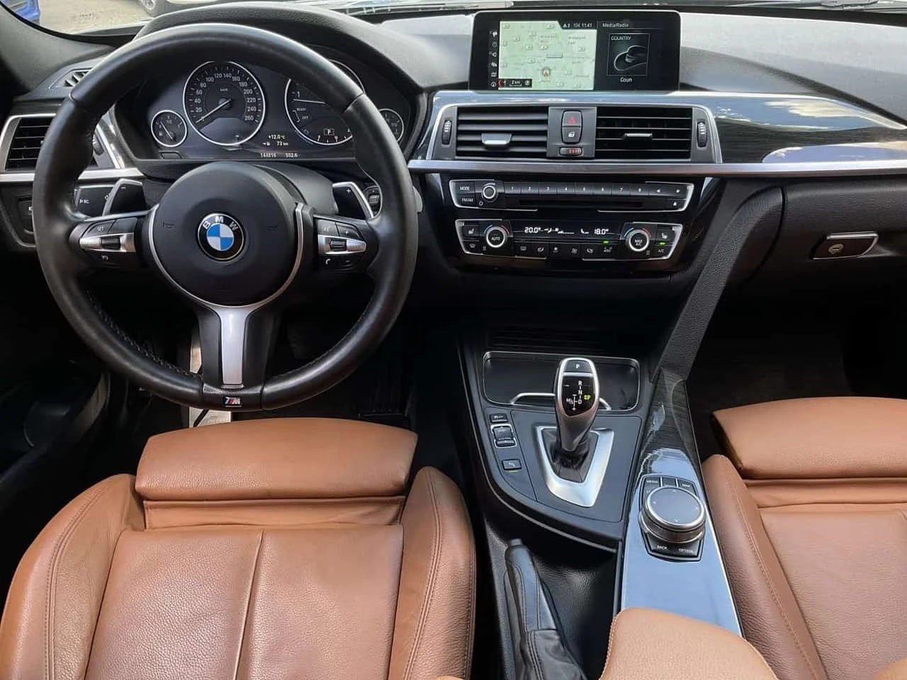 BMW 340 i xDrive Sedan LEATHER! NAV! BACK UP CAM, снимка 10 - Автомобили и джипове - 56325135