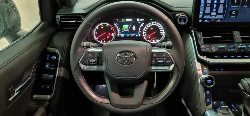 Toyota Land cruiser 300 V6D 70TH ANNIVERSARY JBL 360 HEAD UP, снимка 10 - Автомобили и джипове - 52003160