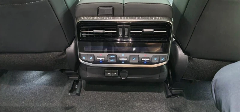 Toyota Land cruiser 300 V6D 70TH ANNIVERSARY JBL 360 HEAD UP, снимка 16 - Автомобили и джипове - 52003160