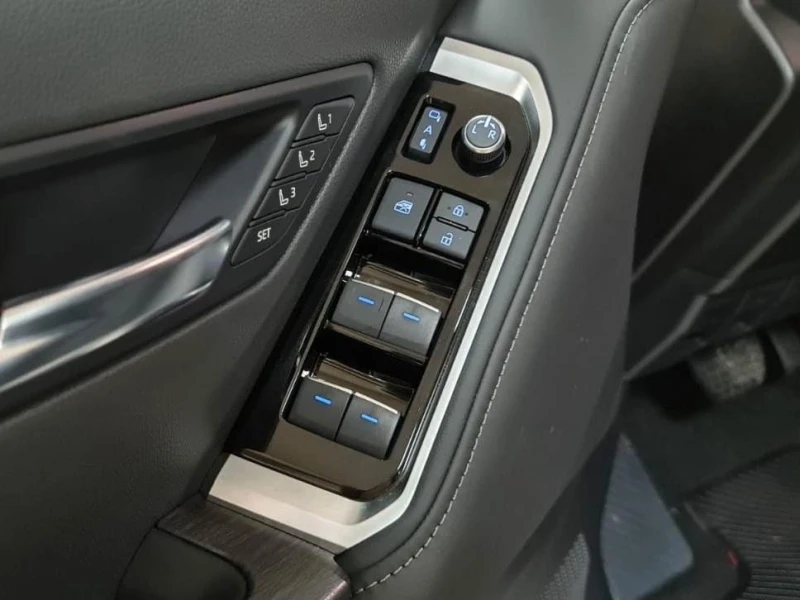 Toyota Land cruiser 300 V6D 70TH ANNIVERSARY JBL 360 HEAD UP, снимка 7 - Автомобили и джипове - 52003160