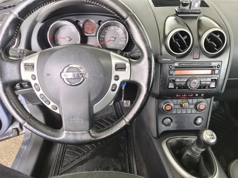 Nissan Qashqai 1.5dci Pure drive ОБСЛУЖЕНА !, снимка 11 - Автомобили и джипове - 53201095