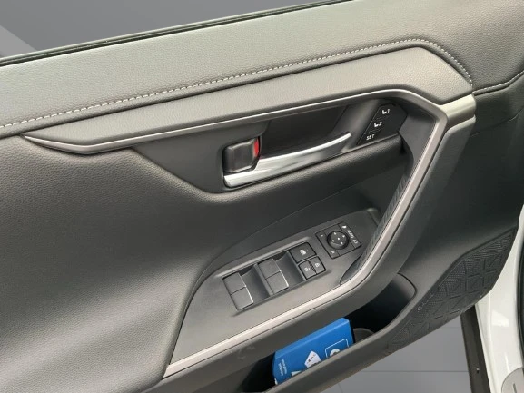 Toyota Rav4 2.5 4×4 Plug-in Hybrid = GR Sport = Гаранция - изображение 5