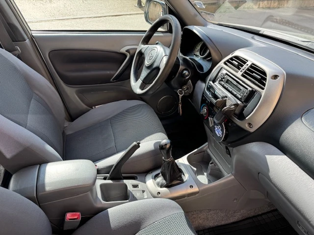 Toyota Rav4, снимка 9 - Автомобили и джипове - 54375530