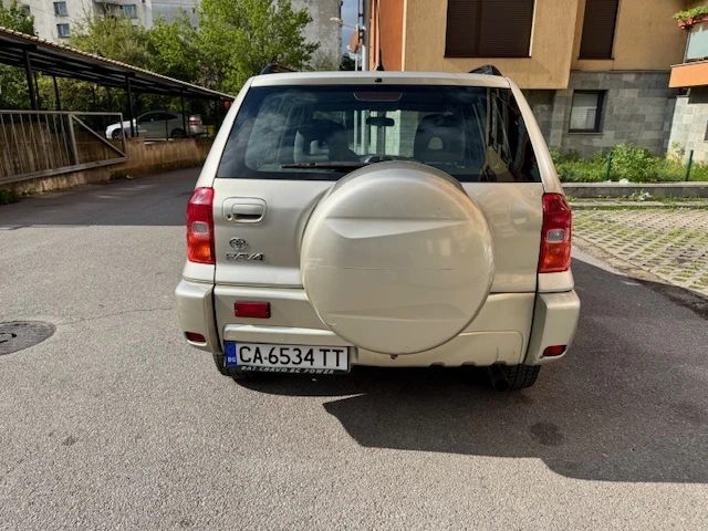 Toyota Rav4, снимка 5 - Автомобили и джипове - 54375530