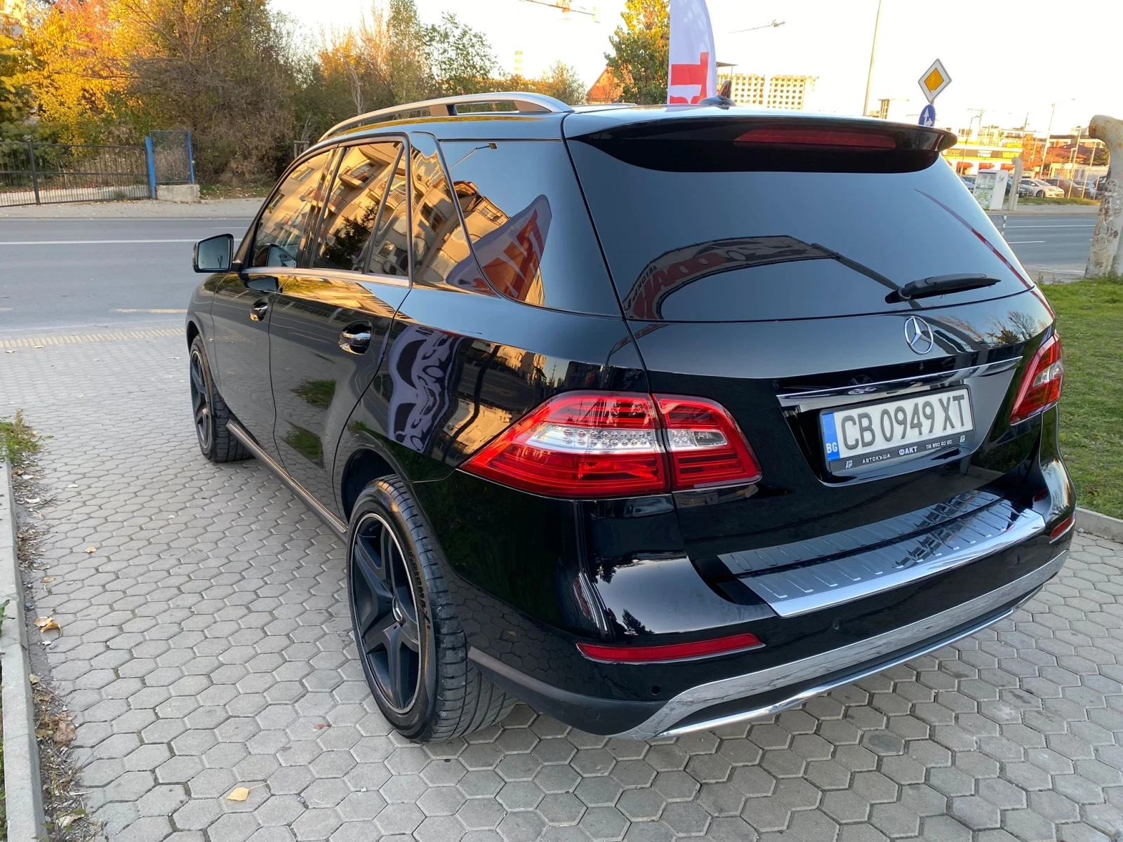 Mercedes-Benz ML 350 3.0CDi/СЕРВИЗНА ИСТОРИЯ ! ! !  - изображение 6