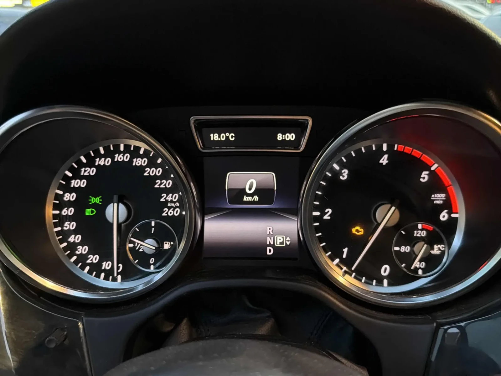 Mercedes-Benz ML 350 Diesel* ПОДГРЕВ* HARMAN* 360* PANO* KEYLESS, снимка 9 - Автомобили и джипове - 54230972