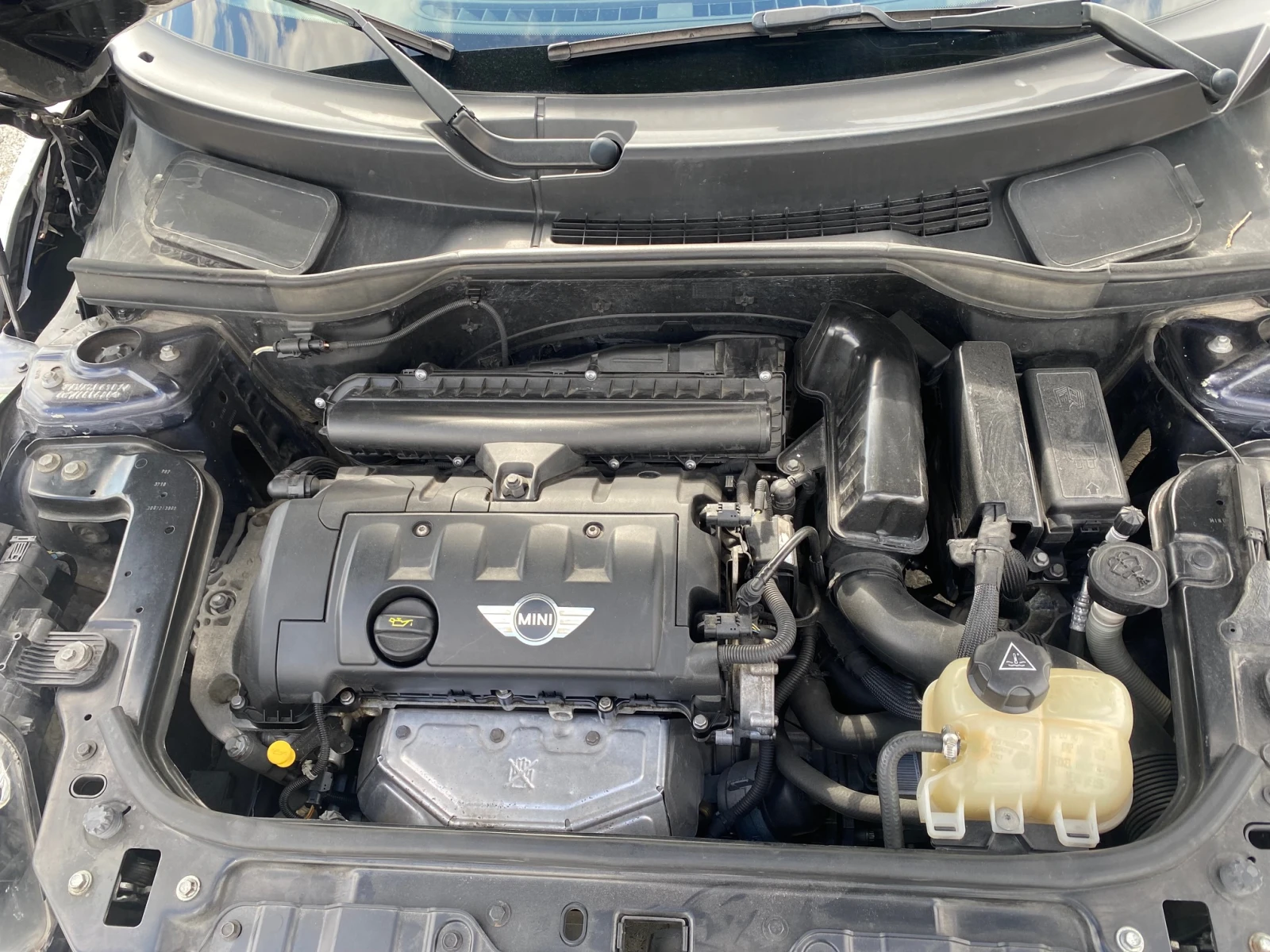 Mini Countryman 1.6i Кожа Панорама Нави, снимка 10 - Автомобили и джипове - 54231240