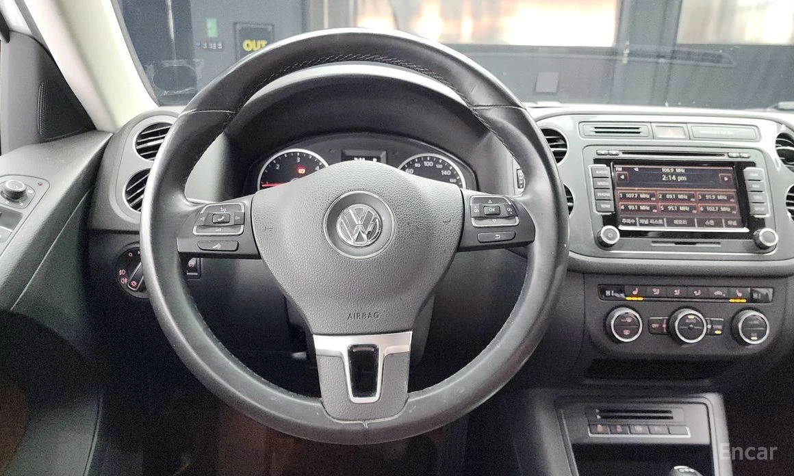 VW Tiguan, снимка 13 - Автомобили и джипове - 54556273