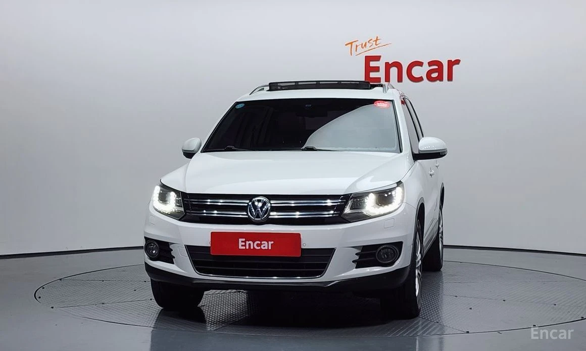 VW Tiguan, снимка 3 - Автомобили и джипове - 54556273