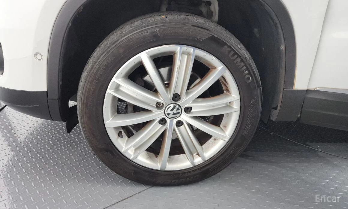 VW Tiguan, снимка 5 - Автомобили и джипове - 54556273