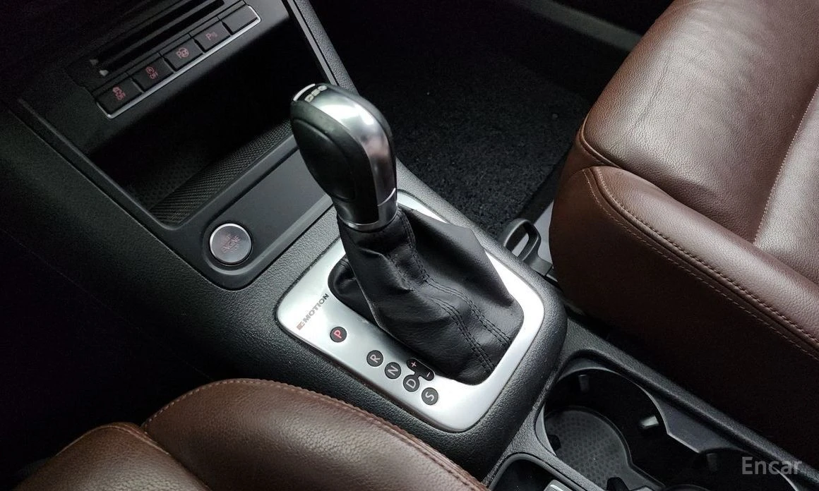 VW Tiguan, снимка 9 - Автомобили и джипове - 54556273