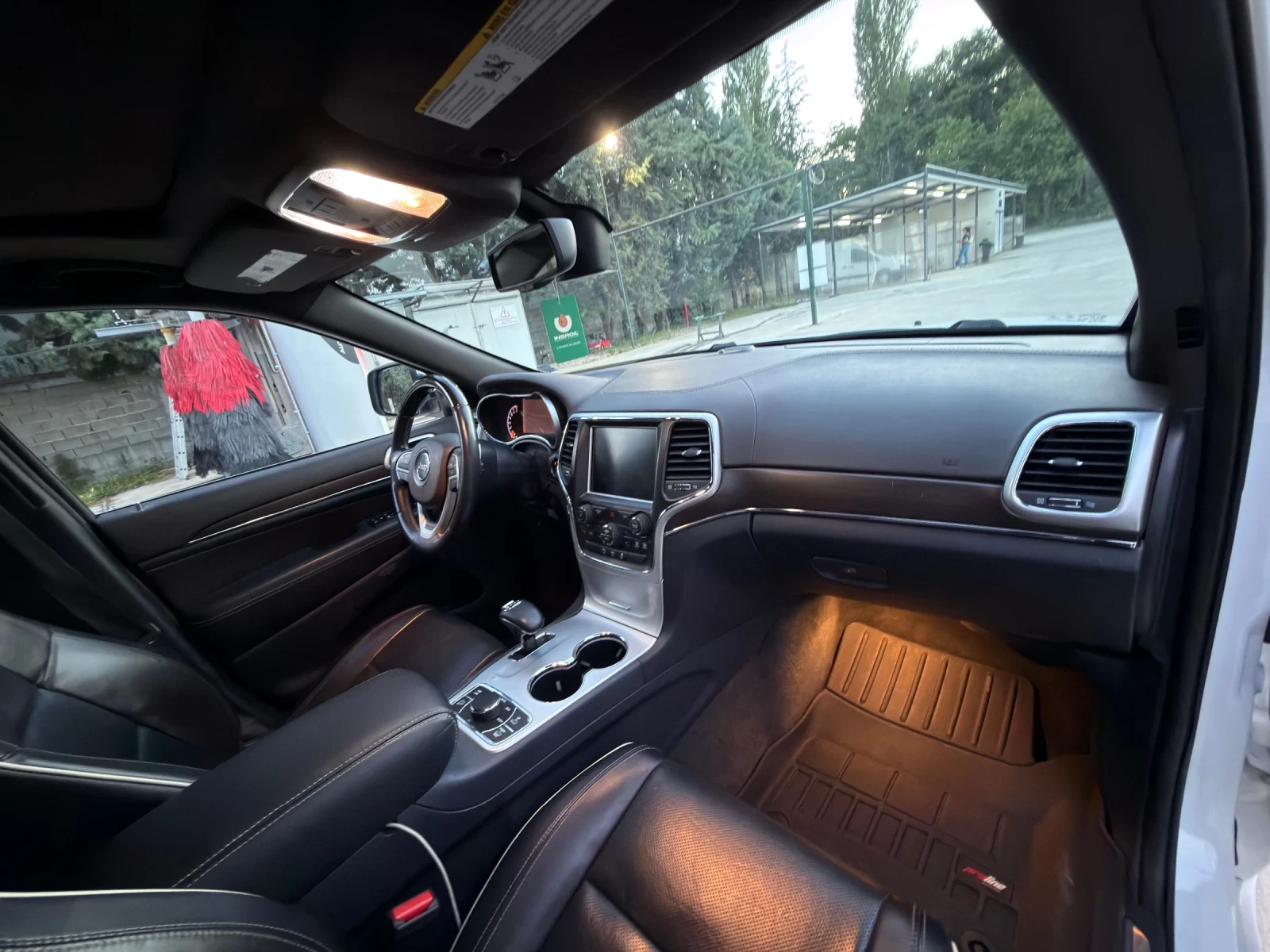 Jeep Grand cherokee 3.6 Overland, снимка 8 - Автомобили и джипове - 55343218
