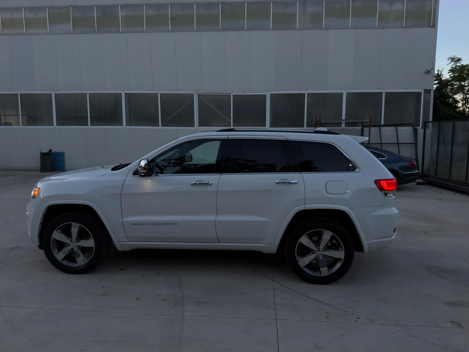 Jeep Grand cherokee 3.6 Overland, снимка 4 - Автомобили и джипове - 55343218