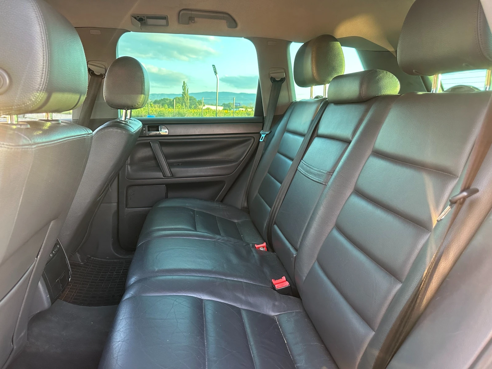 VW Touareg * 3.0* , снимка 17 - Автомобили и джипове - 55393774