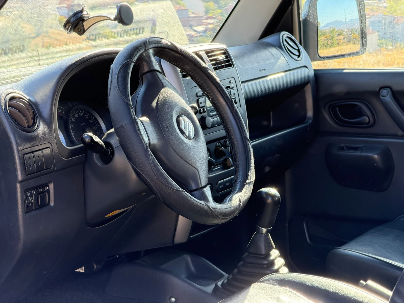 Suzuki Jimny 25th Anniversary Edition, снимка 10 - Автомобили и джипове - 56571591
