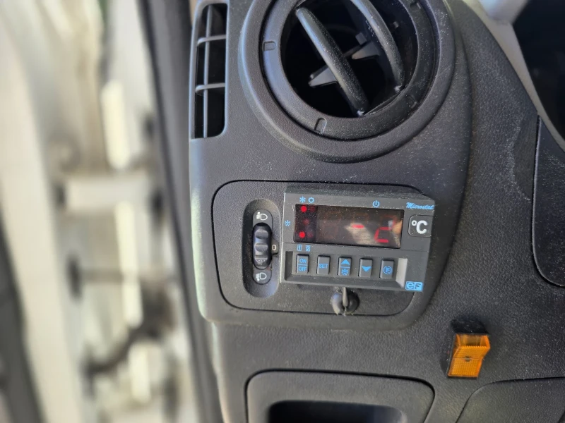 Nissan NV400 Хладилен , снимка 14 - Бусове и автобуси - 52258203