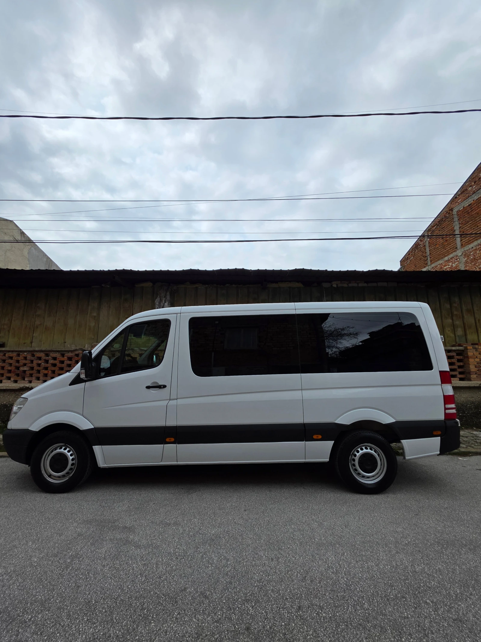 Mercedes-Benz Sprinter 311 Климатик* Изофикс , снимка 2 - Бусове и автобуси - 54046058