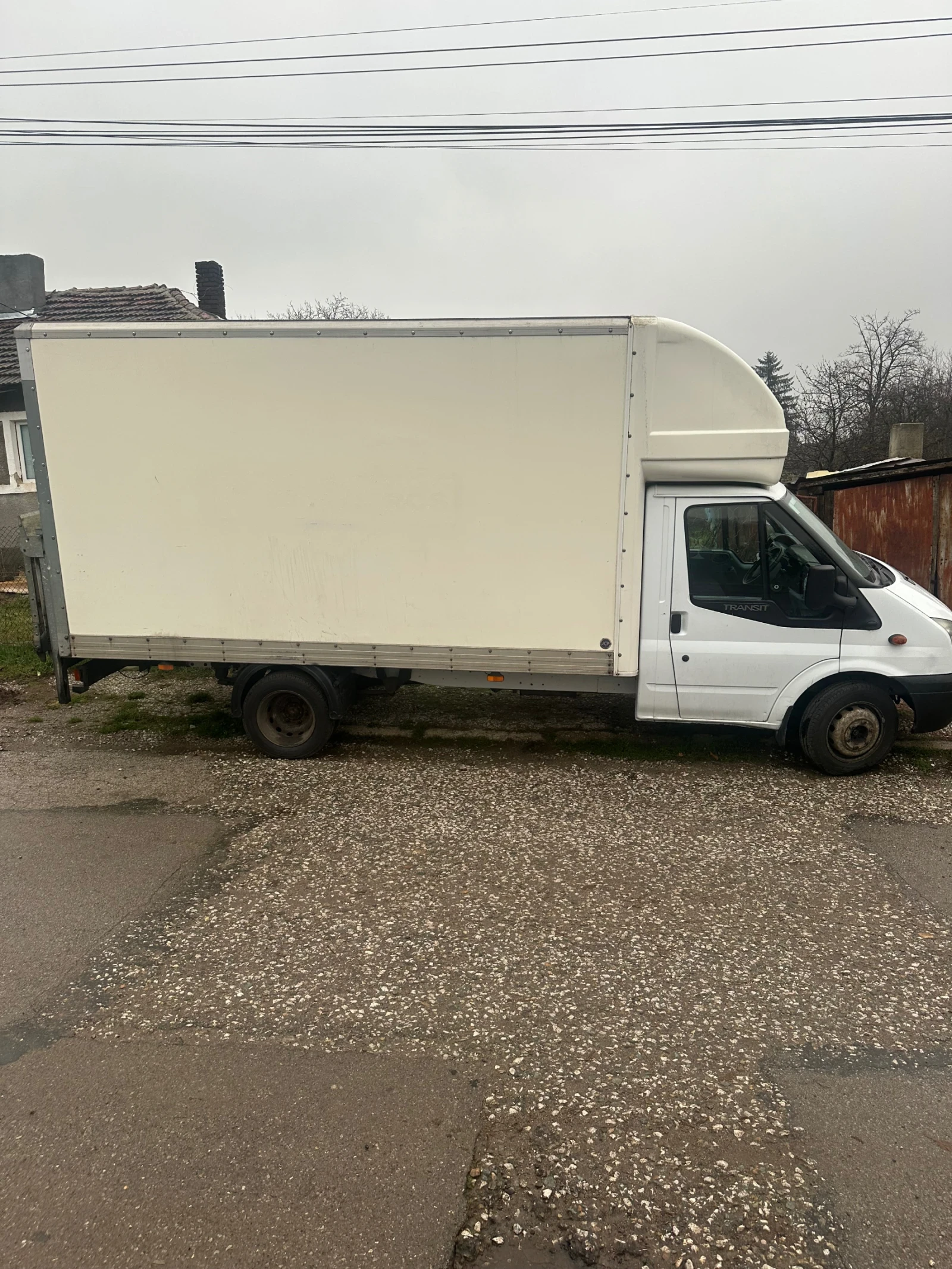 Ford Transit Luton, снимка 3 - Бусове и автобуси - 54295109