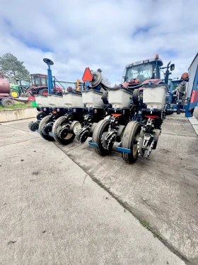 Сеялка Kinze 3000, снимка 1